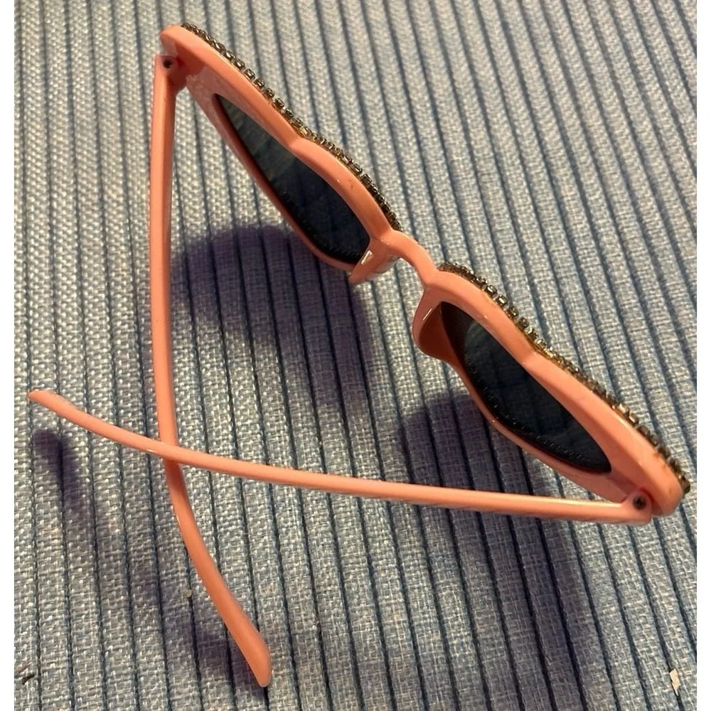 NEW Women's Pink Rhinestone Jewel Trim Classic Cat Eye Sunglasses‎
